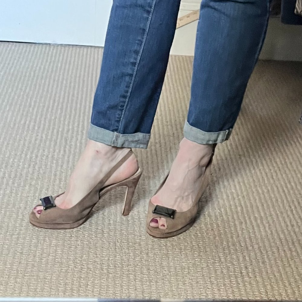 Gorgeous Beverly Feldman Suede Slingbacks